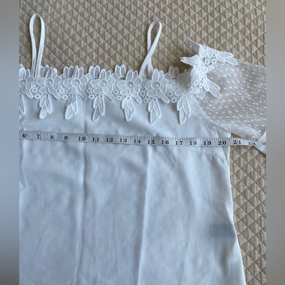 White summer top, lace sleeves, off shoulder, embroidered flowers Size L NWOT - Picture 11 of 11